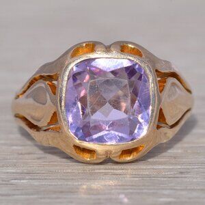 Amethyst Ring in Yellow Gold